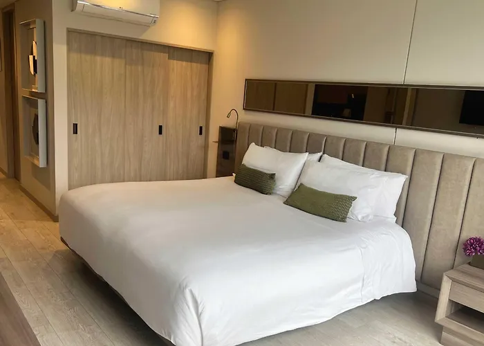 York Medellin, Curio Collection By Hilton Hotel