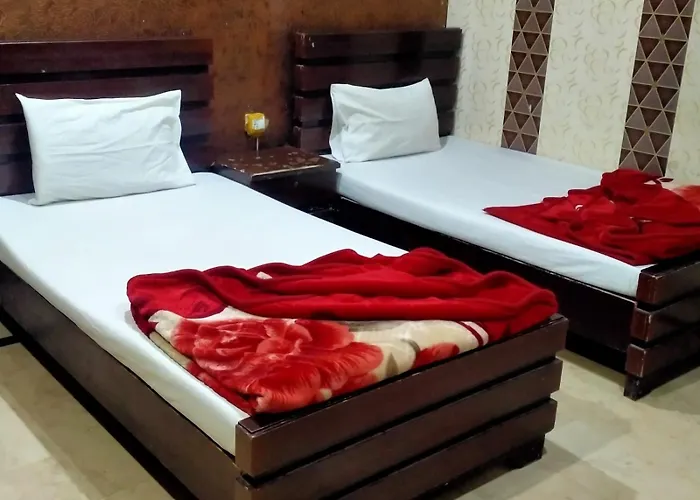 Hotel Decent Lodge Multan