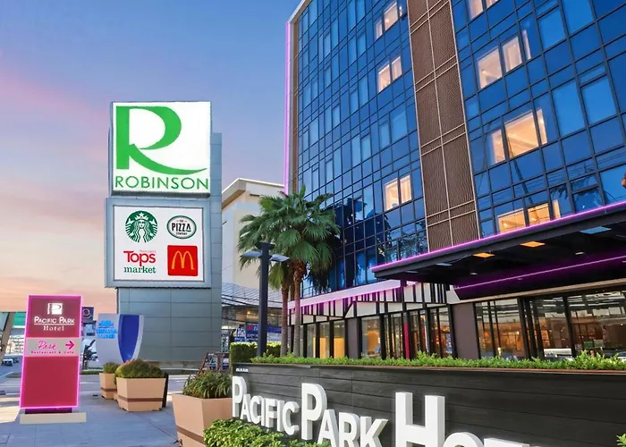 Pacific Park Hotel Si Racha