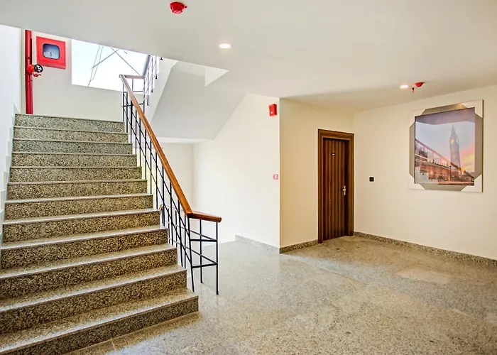 Super Townhouse The Madhav Sector 58 Noida Near Iskcon Temple Noida Hotel