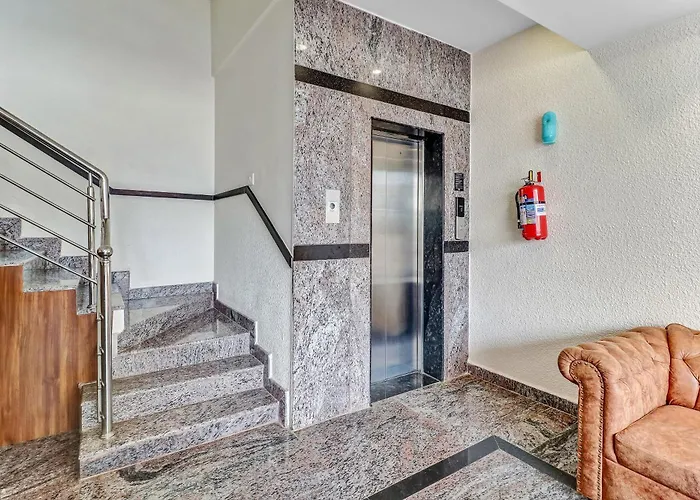 Capital O Safari Rooms Near Snow City Bangalore
