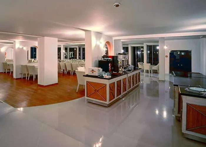 Jasmine Court Hotel Central Beachfront Location ! Kyrenia 