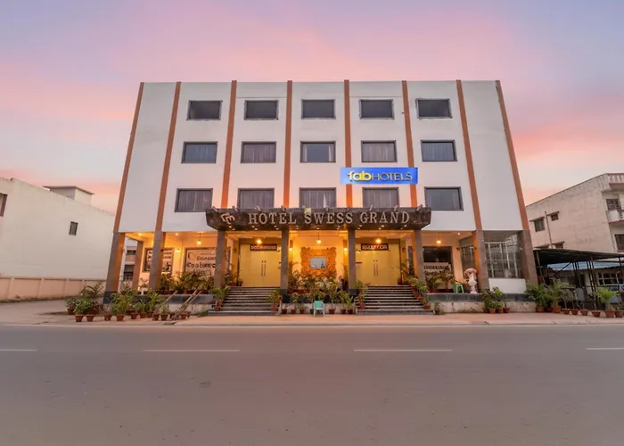 Fabhotel Swess Grand Agra 