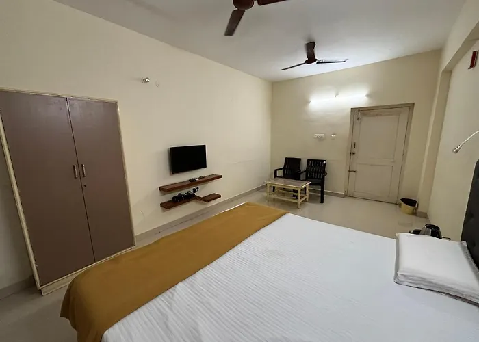 Srinivasa Hotel Tirupati
