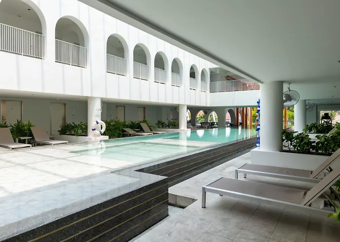 Away Bangkok Riverside Kene