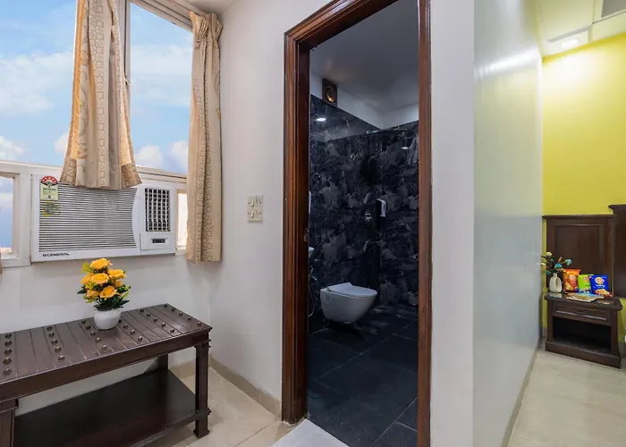 Hotel Legend International -Just A Min Walk From New Delhi Railway Station