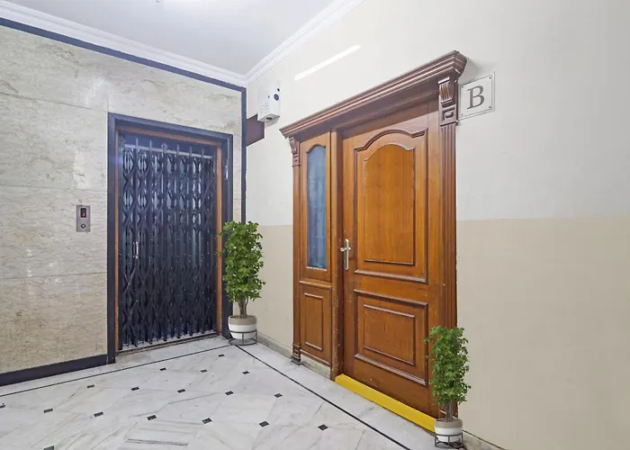 Capital O Samrat Palace Near Nampally Station Hyderabad