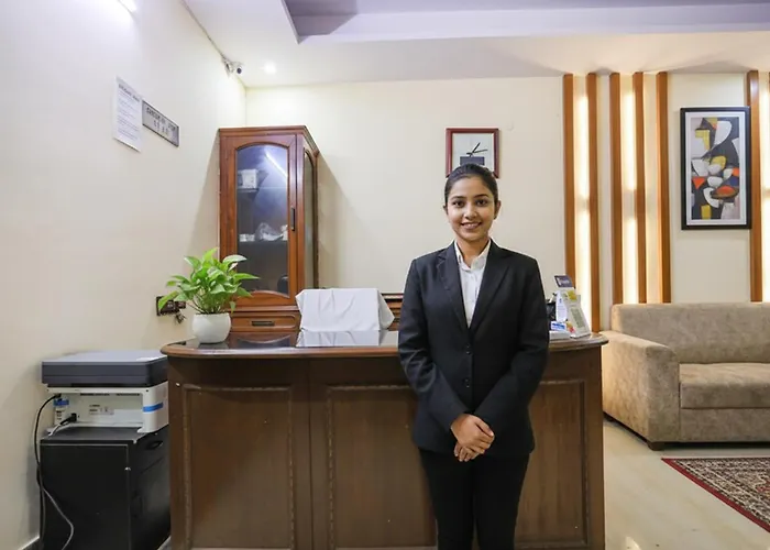 Fabhotel Hm Palace Noida
