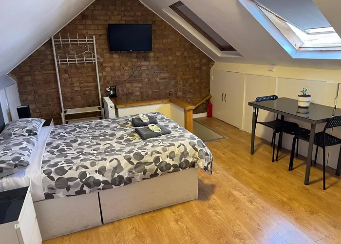 North West Lodge Guest House London
