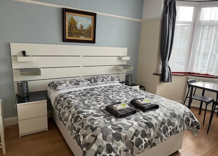 North West Lodge Guest House London