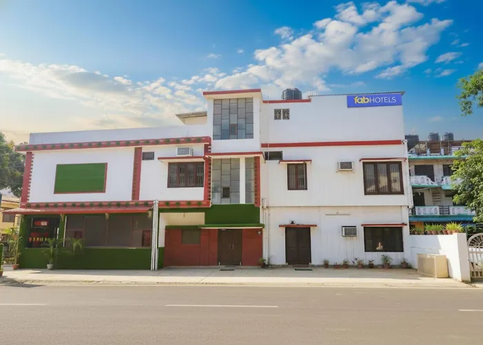 Fabhotel Limewood Dehradun