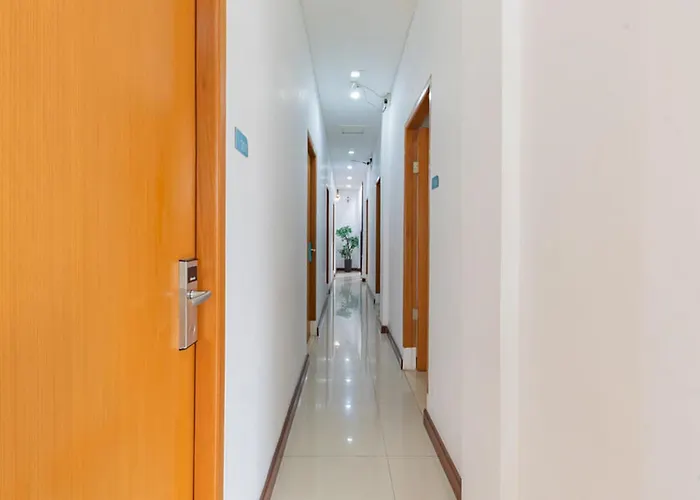 Sans Hotel Suryakencana Bogor