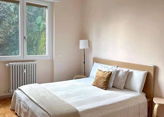 Casa Ling -AC - parking-2Bathrooms Como