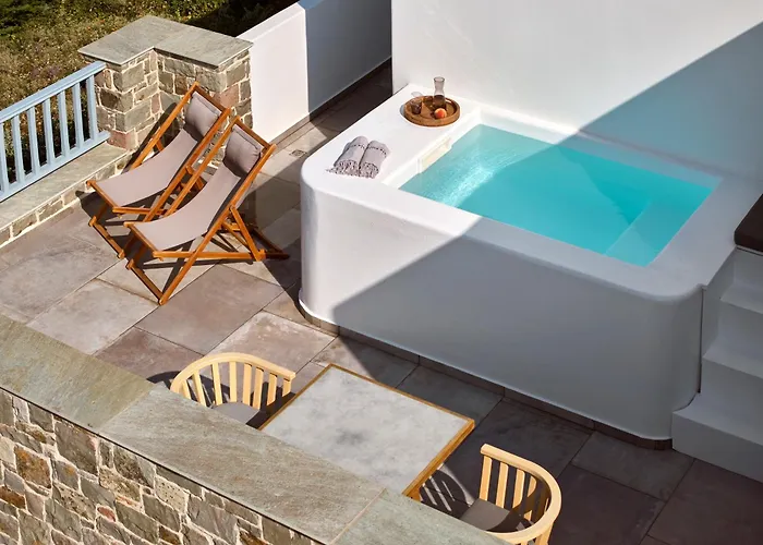 Manesis Suites Pollonia