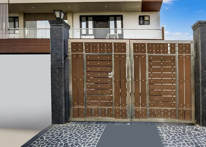 Super Townhouse Mayfield Garden Nearby Golf Course Road Gurgaon