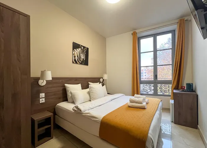 Square Hotel Nîmes