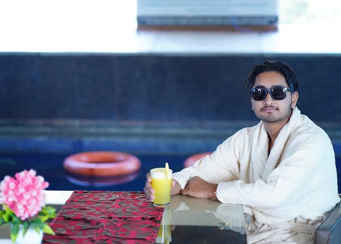 Hotel Tigers Roare Thekkady