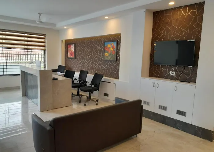 Hotel The Luxem Gurgaon