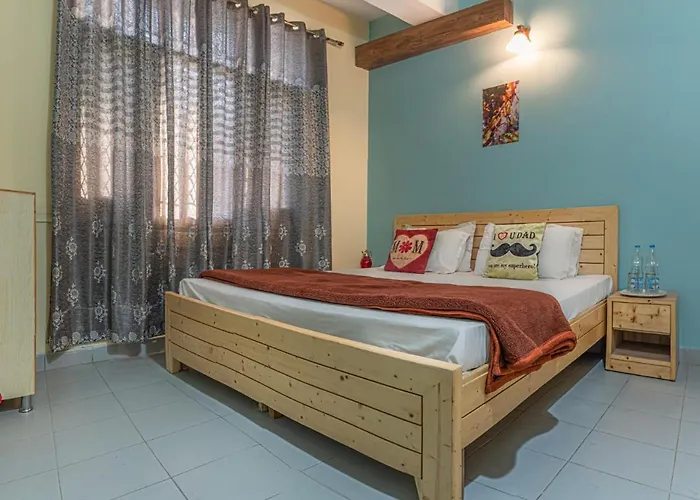 The Cloud Berry: Serviced Villa with Private Balcony and Bonfire in Kasauli