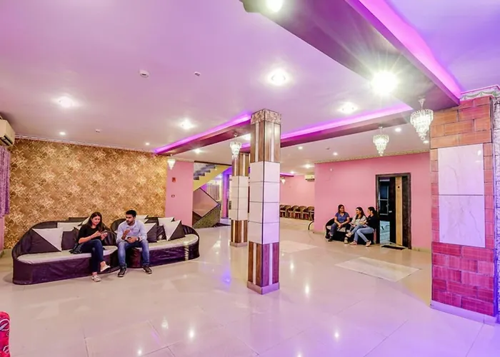 Fabhotel Prime Rockstar Suites - Nr Park Circus 7 Point Kolkata