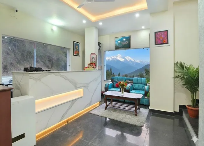 La Riqueza Dhanolti View - Mountain View Rooms - Near To Eco Park & Surkanda Devi Temple Dhanaulti
