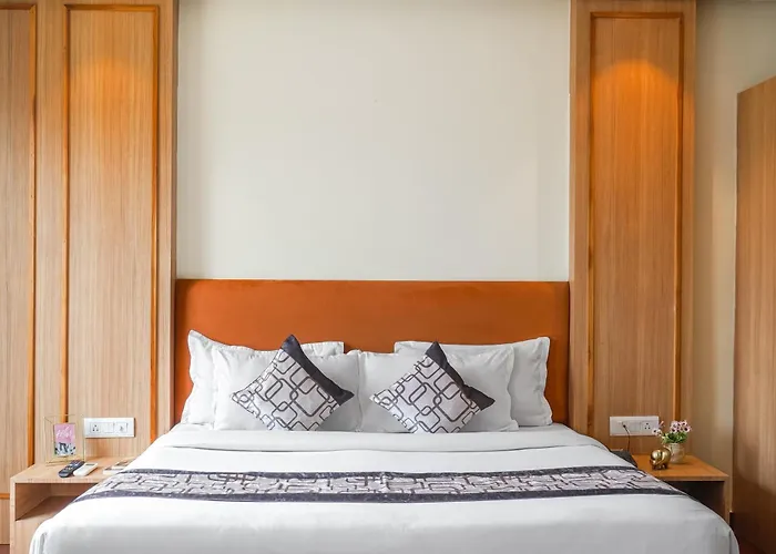 Hotel Dua Grand A Unit Of Ajooni Hospitality- 5 Min Walk From Golden Temple Amritsar
