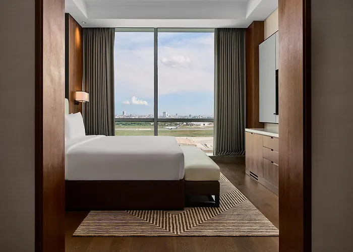 Crowne Plaza Phnom Penh By Ihg 金边皇冠假日酒店 Former Vm Hotel