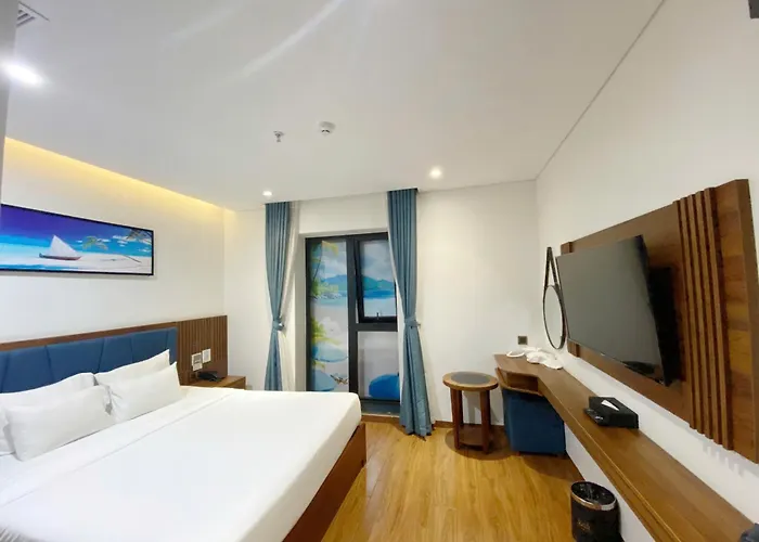 Ruby Star Da Nang - Central My Khe Beach