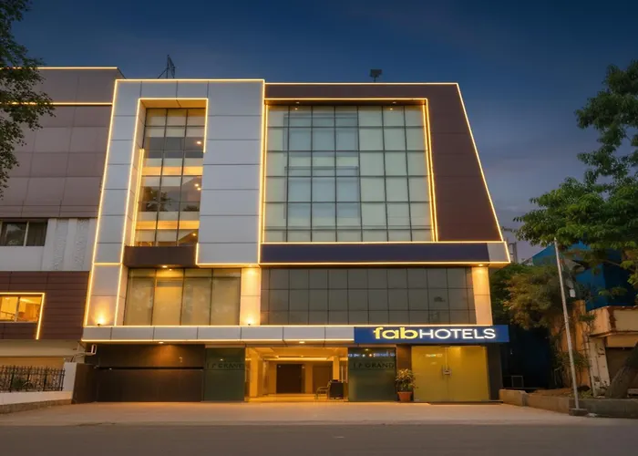 Fabhotel Grand Stay New Delhi