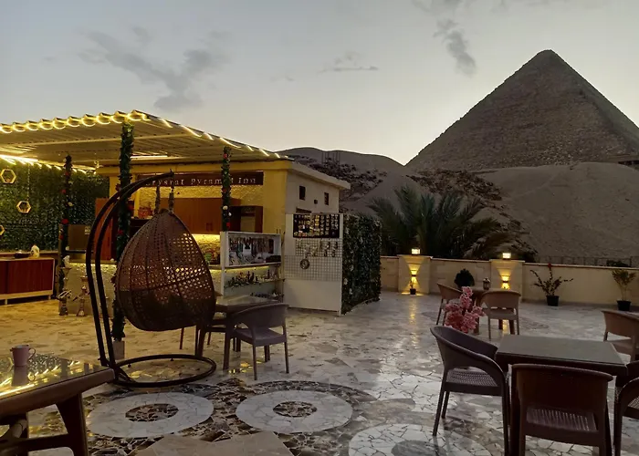 Crystal Pyramid Inn Cairo