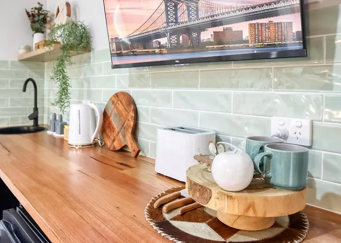 16 Scenic By Regional Escapes Hotel Geelong