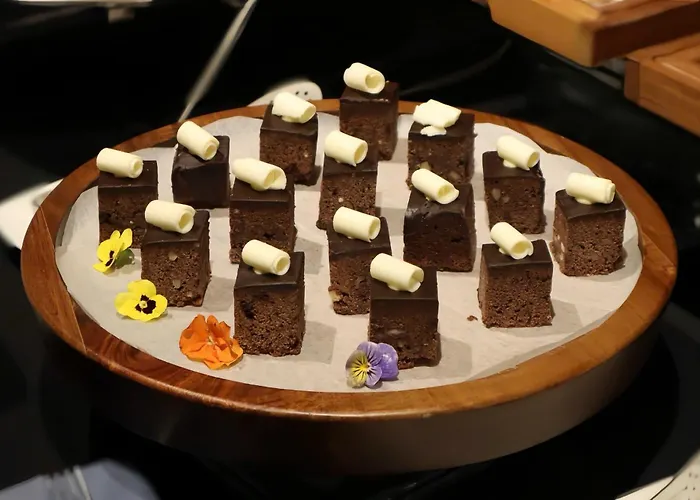 M City Hotel Saigon - Complimentary Afternoon Tea Served Daily Ho Chi Minh City