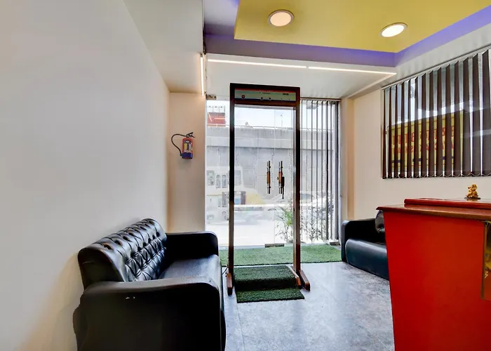 Hotel O B & B Vasant New Delhi