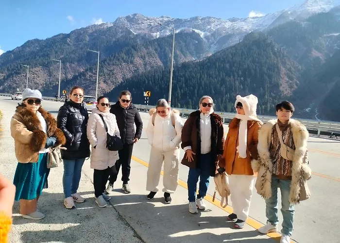 New Zamrood Holiday Home Srinagar 