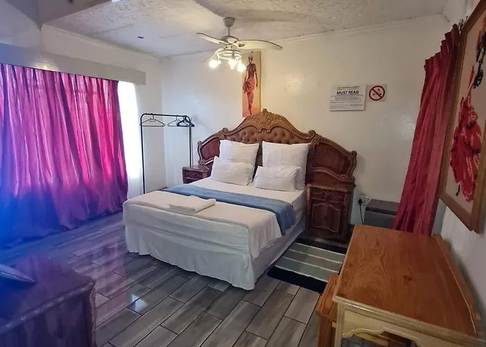 Hosthub Guest House Rustenburg