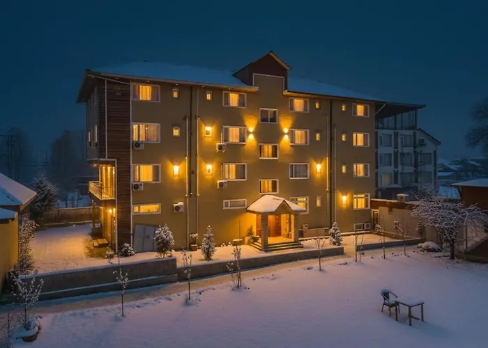The Jamawar Hotel Srinagar 