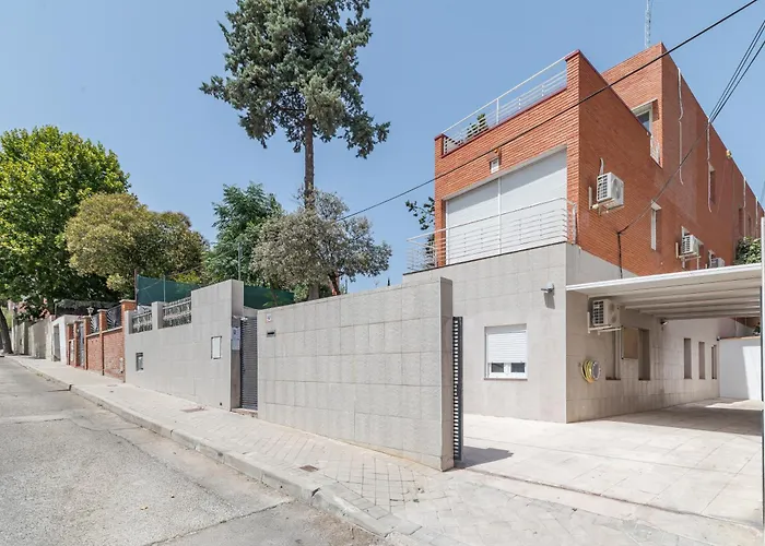 AYZ Joaquín Pol - Auto check-in property Madrid