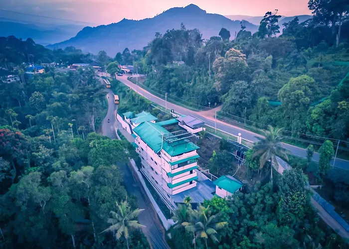 Purna Rivera Munnar