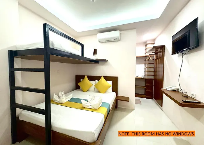 Sunburn Suites And Rooftop Bar Coron
