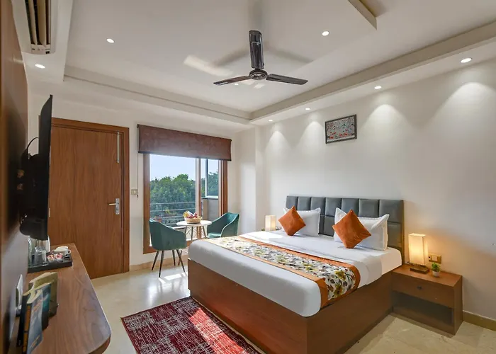 Qotel Comfort Ashok Vihar New Delhi