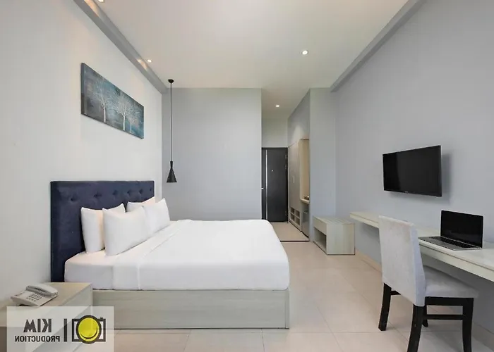 Capital O 1200 Salem Riverside Hotel Đà Nẵng