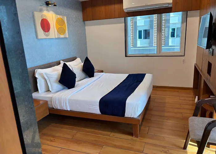 The Scenic Unity Hotel Garudeshwar