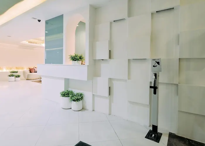 Tori Crown Hotel กรุงเทพมหานคร