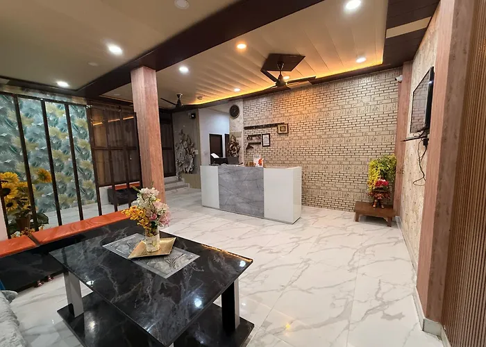 5 Petals Hotel Varanasi