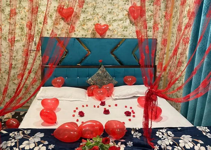 Hb Nancy Group Of Houseboats Hotel Srinagar 