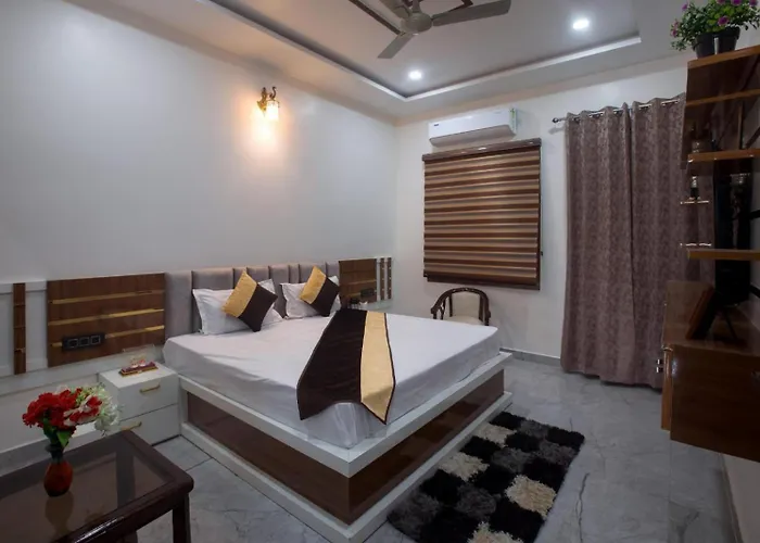 Madhav Residency Hotel Mathura