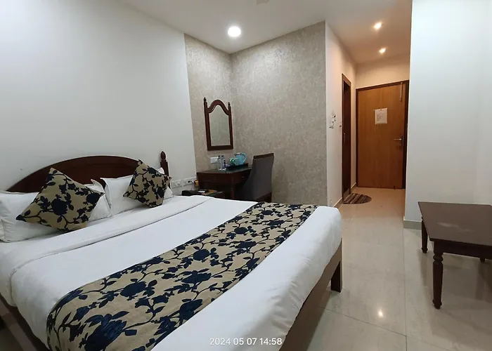 Hotel Monsoon Palace Guwahati