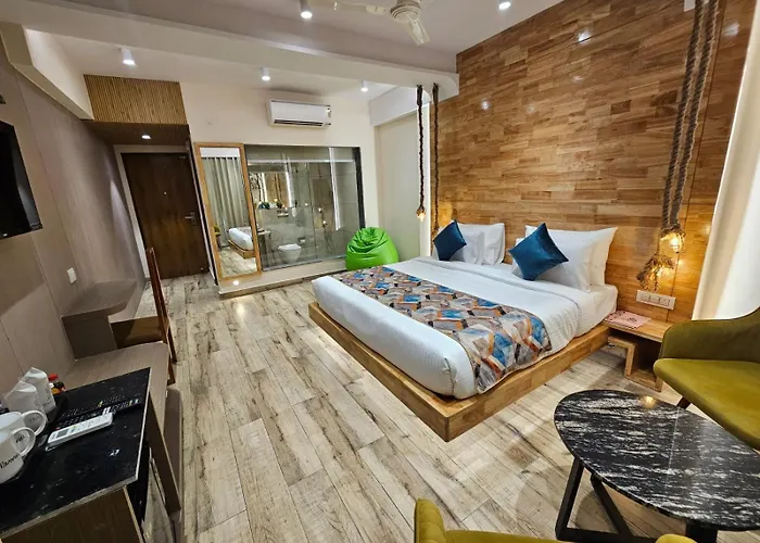 Travellers Hotel New Delhi