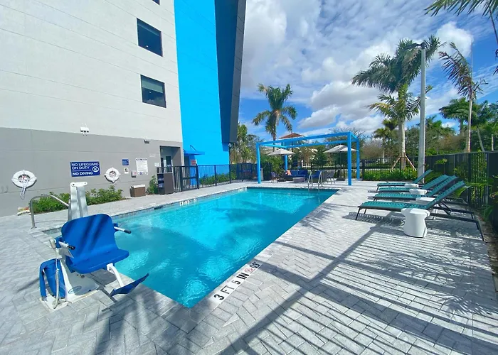 Tru By Hilton Miramar Hotel