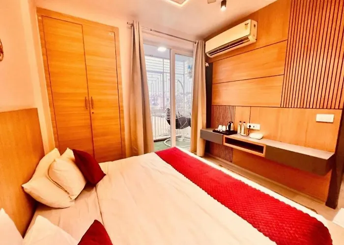 Vrindavan Serenity Hotel & Suites